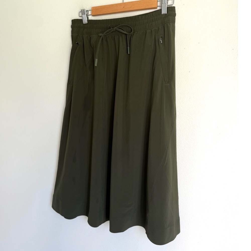 Athleta • Arrival Skirt in Dark Green - Picture 7 of 10